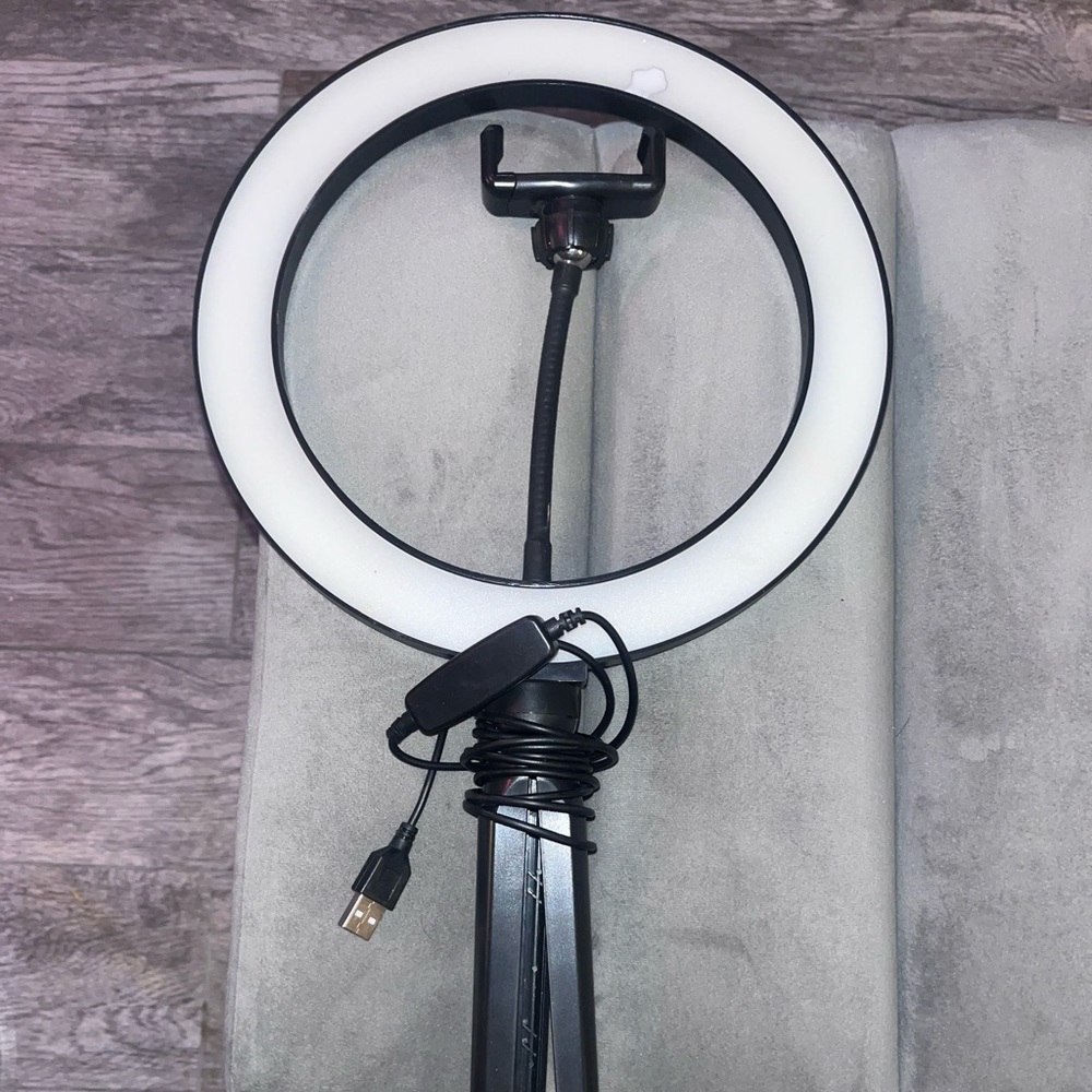 Lighting tripod